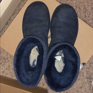 Navy blue Ugg’s